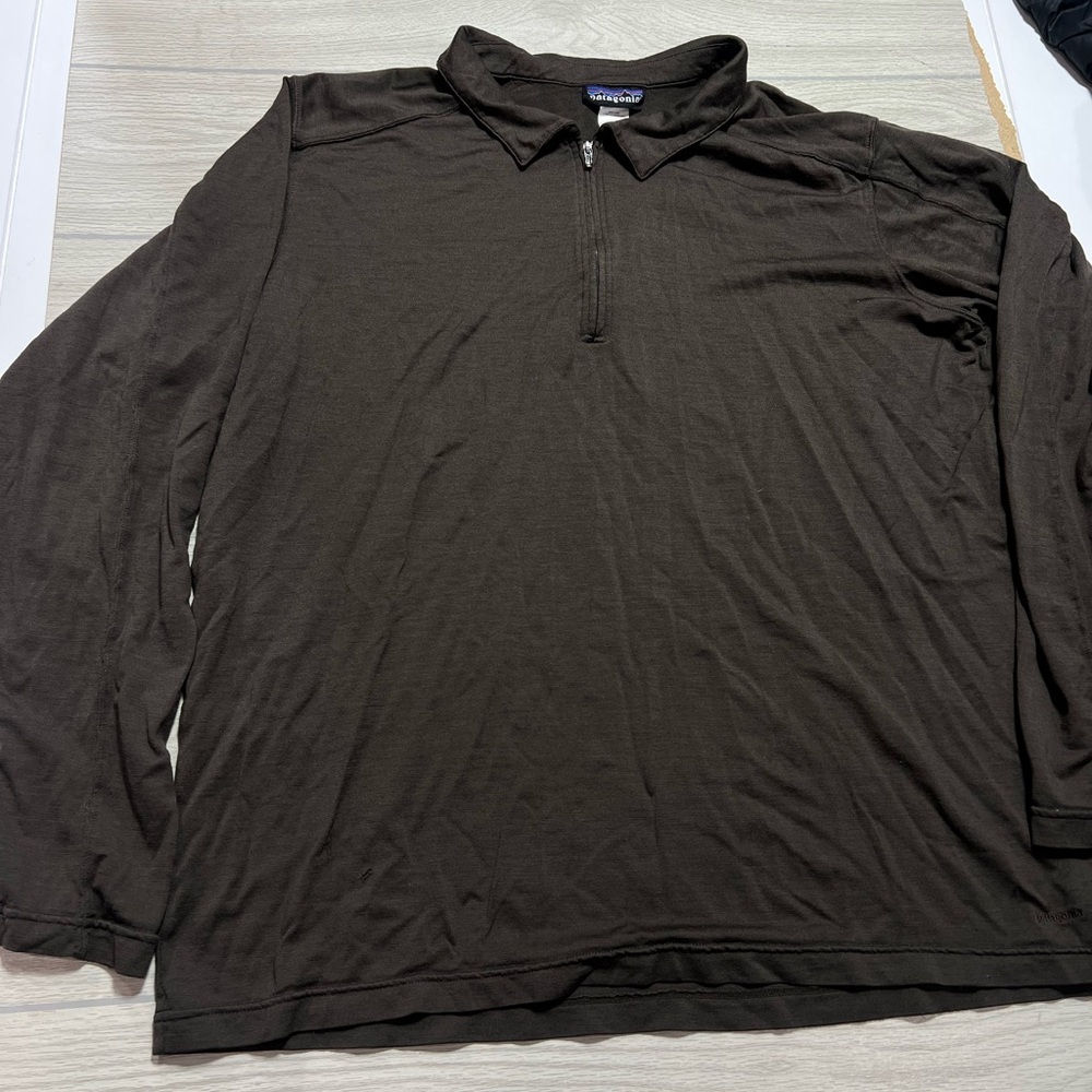 Patagonia men’s Brown Long Sleeve 1/4 zip pullover Shirt